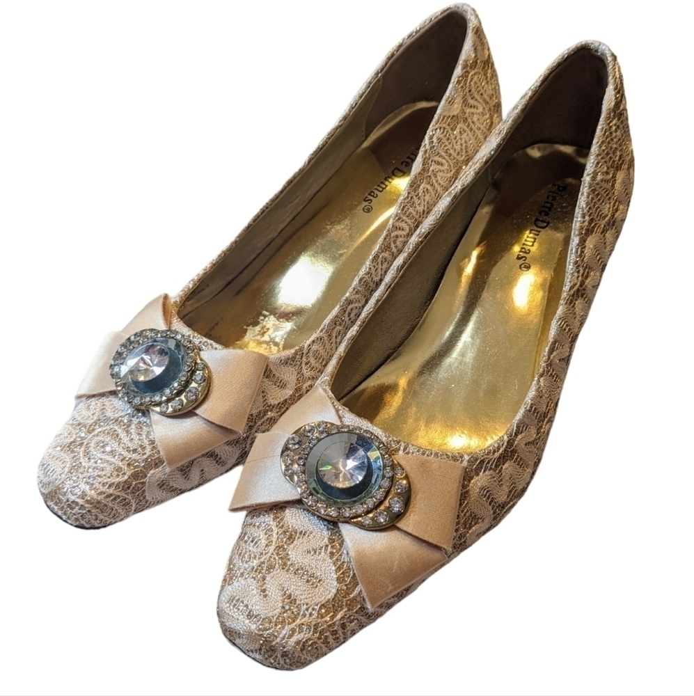 Pierre Dumas lace decorated Pretty beige Heels size 8.5